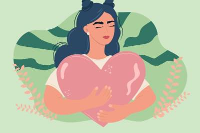 Ilustración de una mujer abrazando un corazón que simboliza el autocuidado y la sensibilidad emocional en personas altamente sensibles PAS